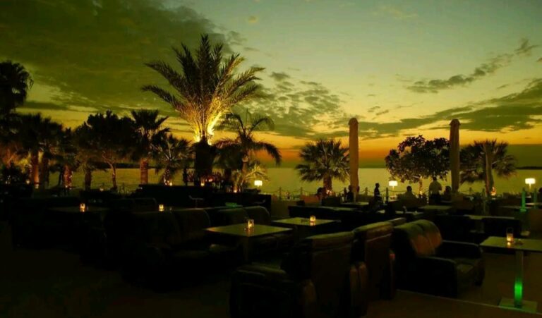 Σάββατο 6/9 ώρα 21:30Full Moon Beach Party!