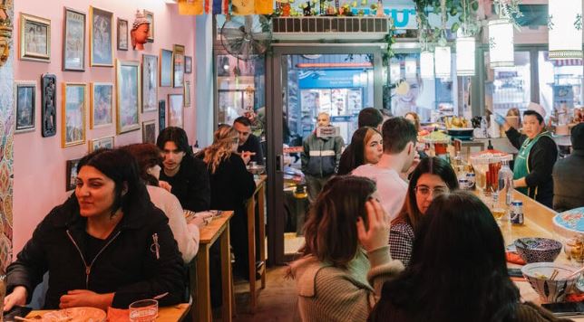 Επικοινωνία Club